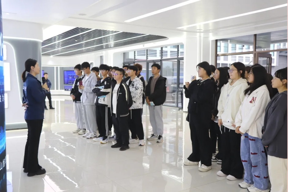 筑牢基础 展望未来 ▏唐山学院会计学院学生到美高梅MGM(中国)智能参观学习